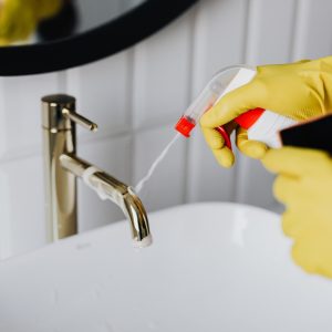 Cleaning liquid